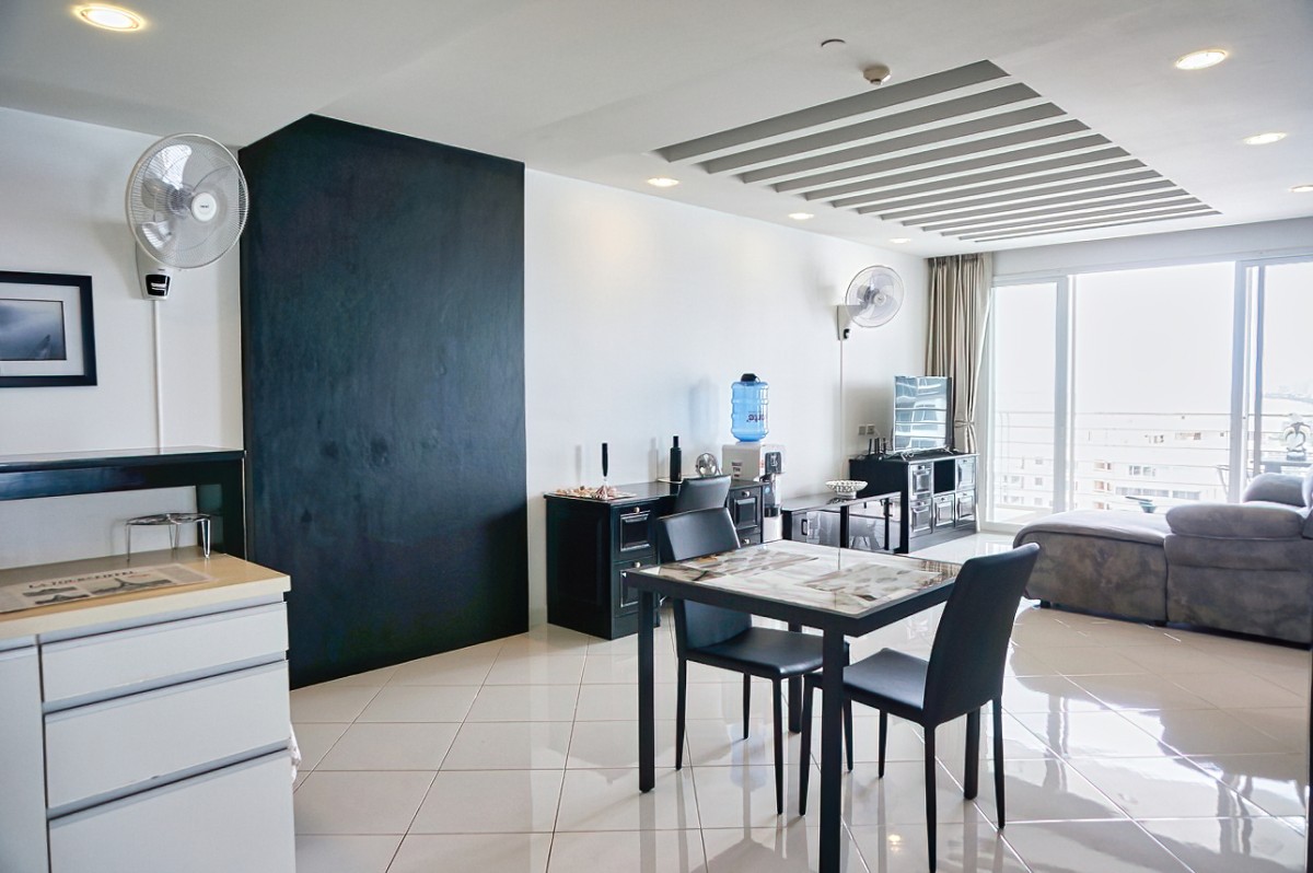 Stunning Sea View Corner Unit | For Sale at La Royale Condominium